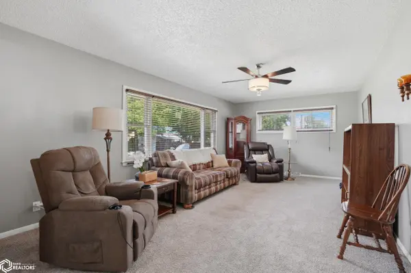 401 Neva PL, West Burlington, IA 52655