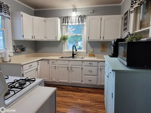 421 S Jefferson ST, Sigourney, IA 52591