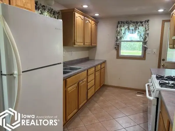500 S 8th ST, Oquawka, IL 61418