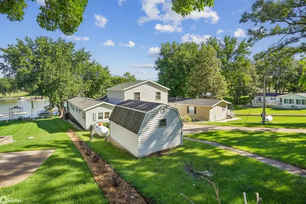 190 Center Point DR, Montezuma, IA 50171