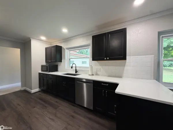 4533 Summer ST, Burlington, IA 52601