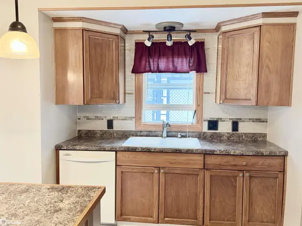712 Main ST, Iowa Falls, IA 50126