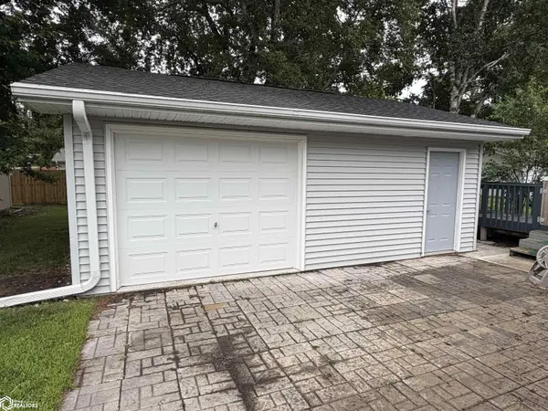 35 Spruce DR, Eagle Grove, IA 50533