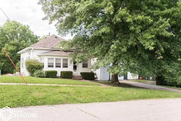 1637 Locust ST, Ottumwa, IA 52501