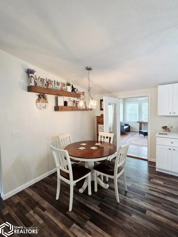 523 W 7th ST, Lamoni, IA 50140