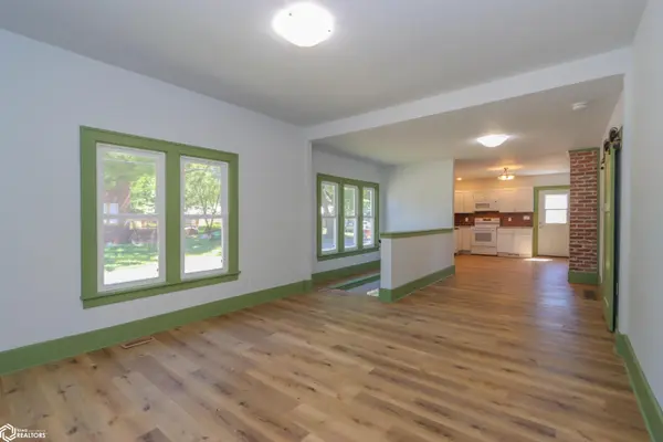 802 S Iowa AVE, Washington, IA 52353