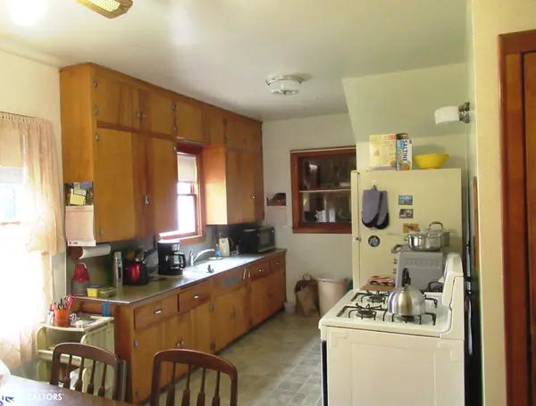 406 N 11th ST, Forest City, IA 50436