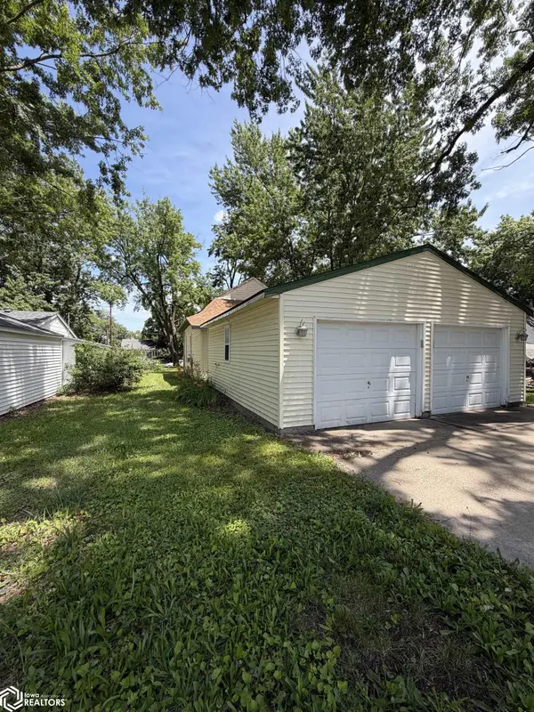 1405 S 2nd ST, Oskaloosa, IA 52577