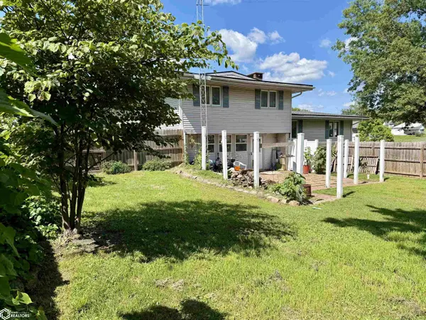 1102 Ashland AVE, Chariton, IA 50049