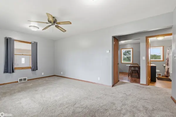 3088 Main Street RD, Marshalltown, IA 50158