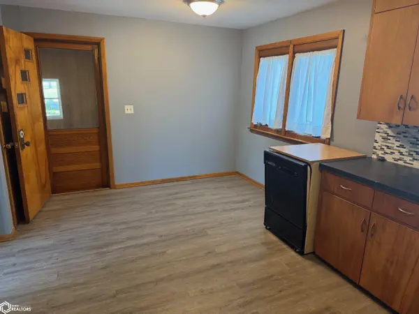 105 Prairie ST, Whittemore, IA 50598