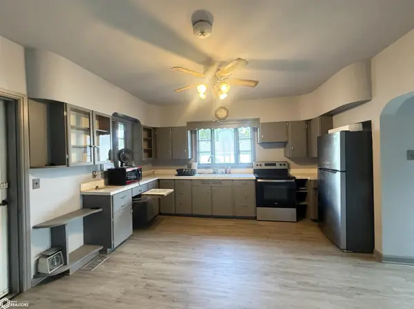 103 W 3Rd ST, Packwood, IA 52580