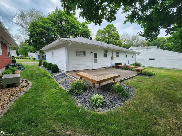 308 2nd ST, Buffalo Center, IA 50424