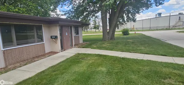 835 S 7th ST, Forest City, IA 50436