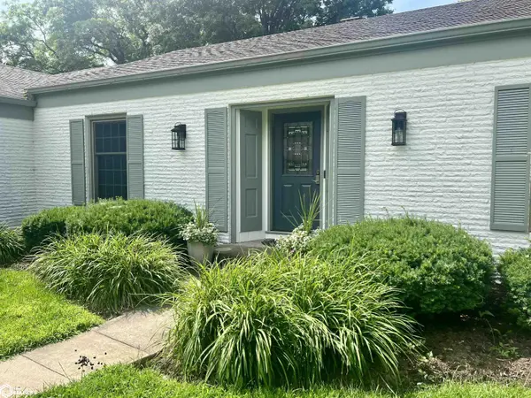 506 Fairway PL, Fairfield, IA 52556