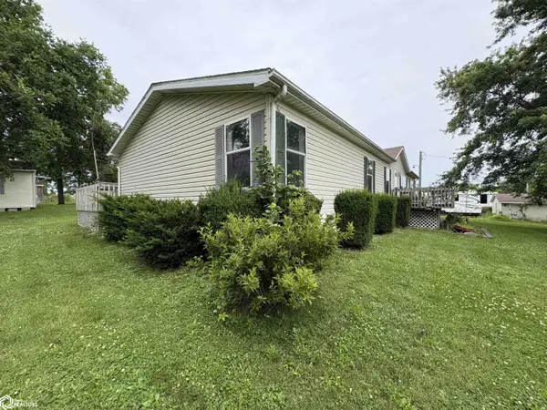 221 Van Dyke ST, Mystic, IA 52574