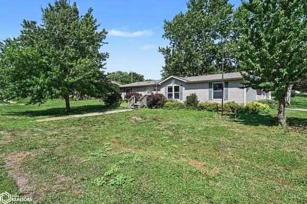 401 walnut ST, Walnut, IA 51577