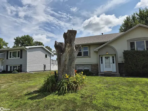 1816 Sunset ST, Grinnell, IA 50112