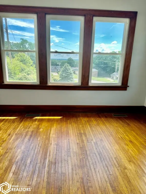 420 VINE ST, Burlington, IA 52601