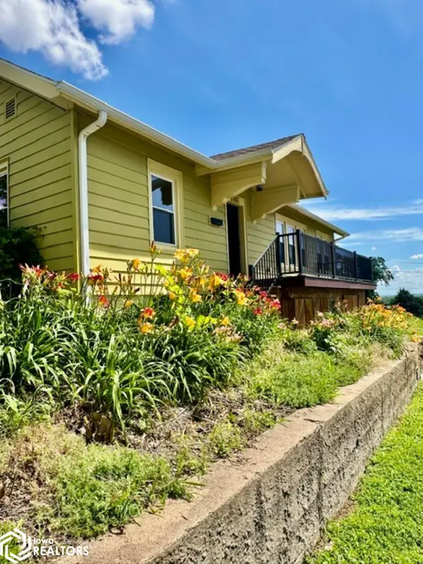 420 VINE ST, Burlington, IA 52601