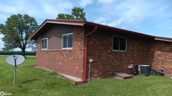 566 W Main ST, Fremont, IA 52561