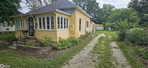 109 W Garfield ST, Osceola, IA 50213