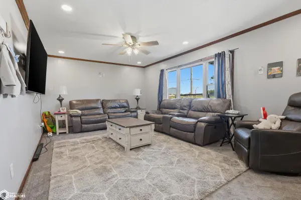 800 Terrace DR, Burlington, IA 52601
