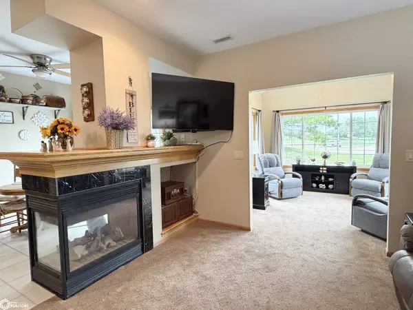 3703 NE Cottonwood LN, Ankeny, IA 50021