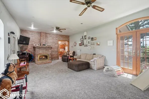 922 3rd AVE, Ackley, IA 50601