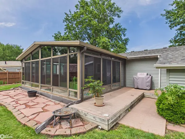 6 Eleaner DR, Ottumwa, IA 52501