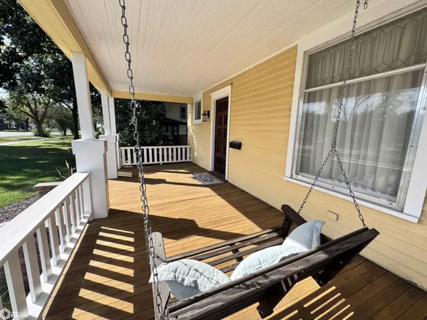 1302 Iowa AVE, Onawa, IA 51040