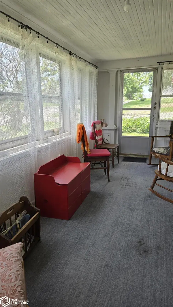 500 E 1St ST, Leon, IA 50144