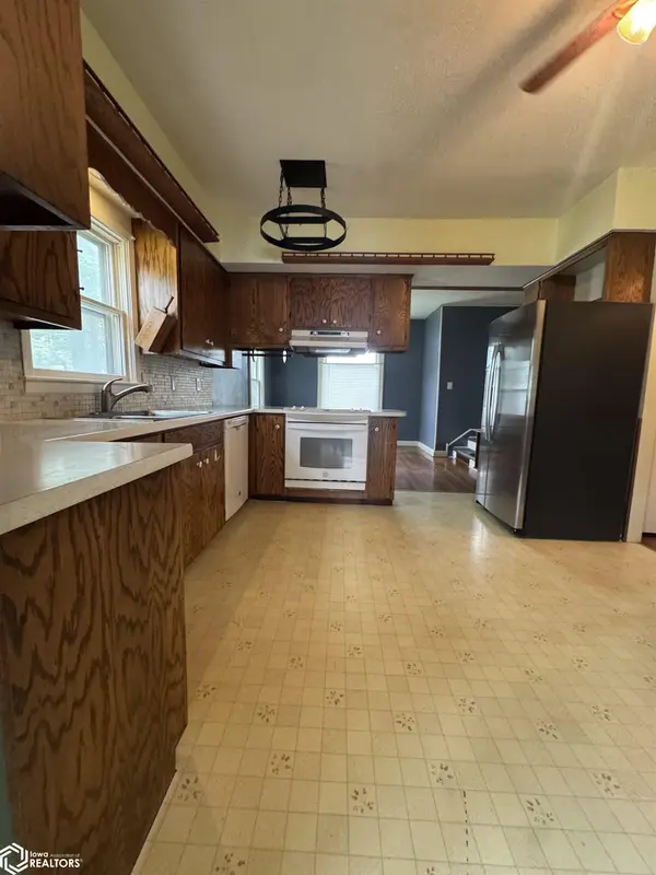 909 S Center, Shenandoah, IA 51601