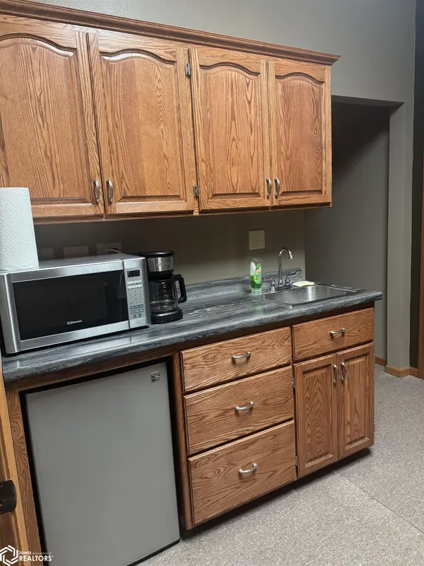 1914 E Hwy 18, Algona, IA 50511
