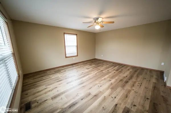1842 S Rhode Island CT, Mason City, IA 50401