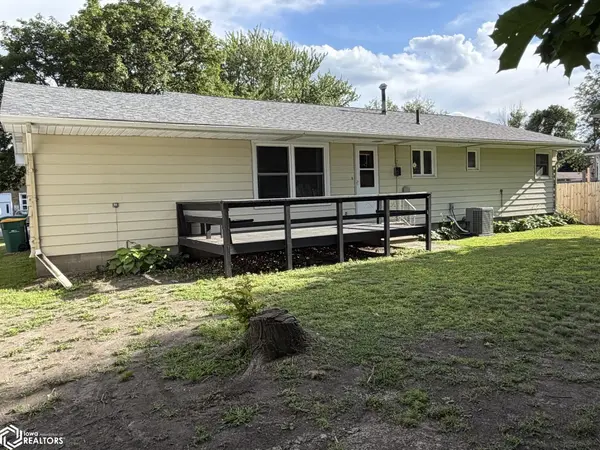 212 E 4th Street, Kanawha, IA 50447