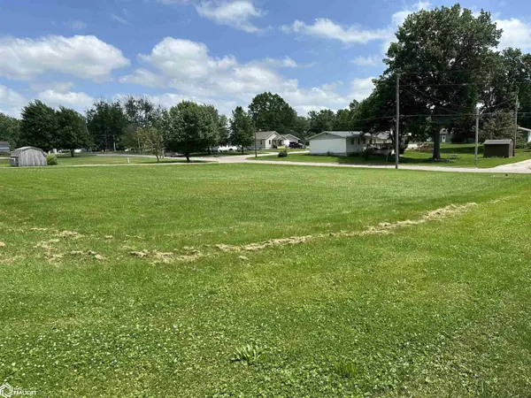 809 C AVE, Albia, IA 52531