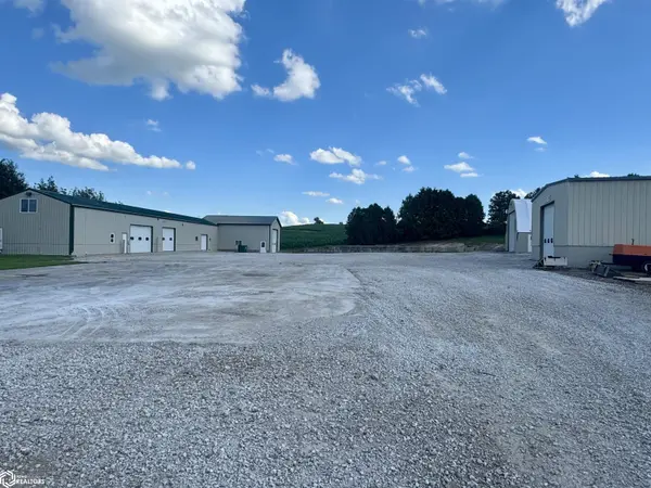 2190 Old 6 RD, Victor, IA 52347