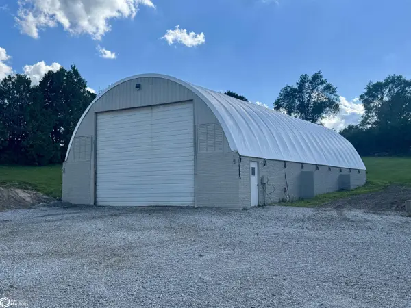 2190 Old 6 RD, Victor, IA 52347