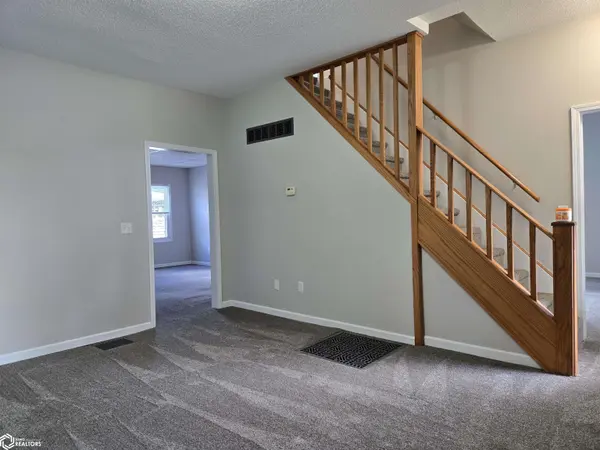 902 N 8Th ST, Burlington, IA 52601