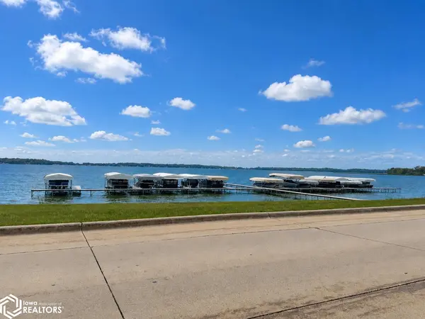 120 35th PL, Clear Lake, IA 50428