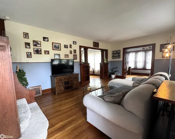 927 W Montgomery ST, Creston, IA 50801