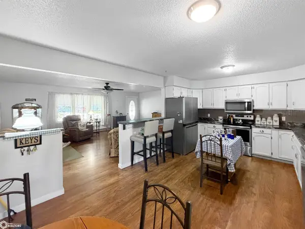 1655 Dorell DR, Hampton, IA 50441
