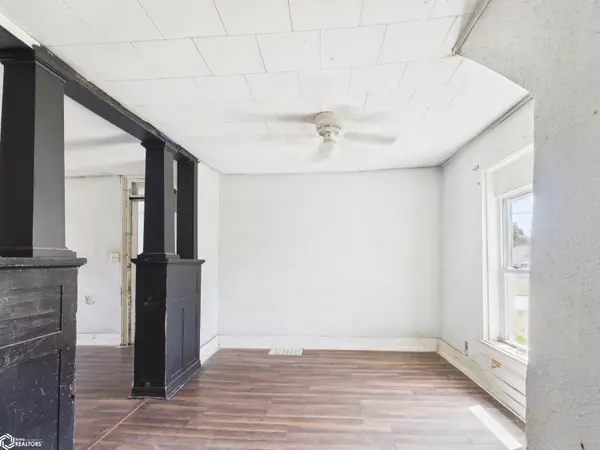 903 S 11Th ST, Oskaloosa, IA 52577