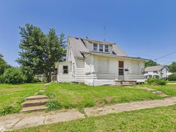 903 S 11Th ST, Oskaloosa, IA 52577