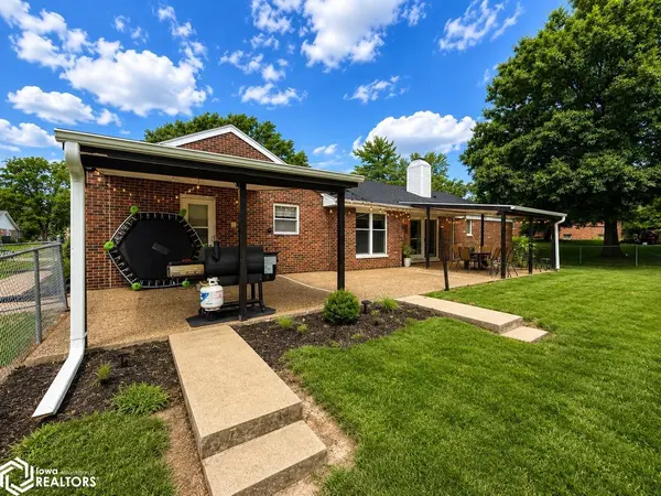 11 Greenbrier, Keokuk, IA 52632