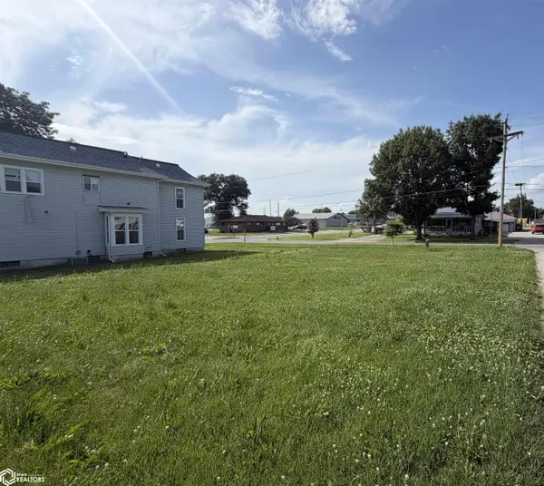 1116 High Ave W, Oskaloosa, IA 52577