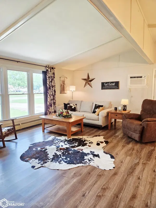 715 Maple ST, Murray, IA 50174