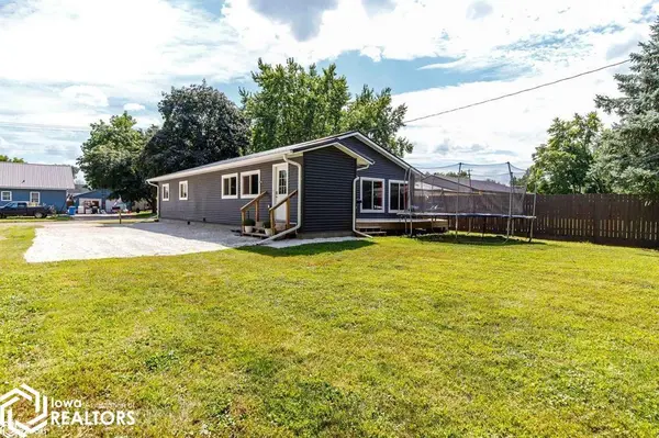 204 E McKinley ST, Jefferson, IA 50129