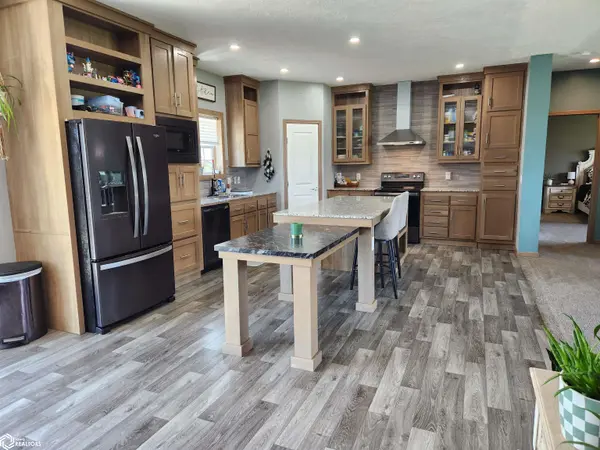 3145 K AVE, Toledo, IA 52342